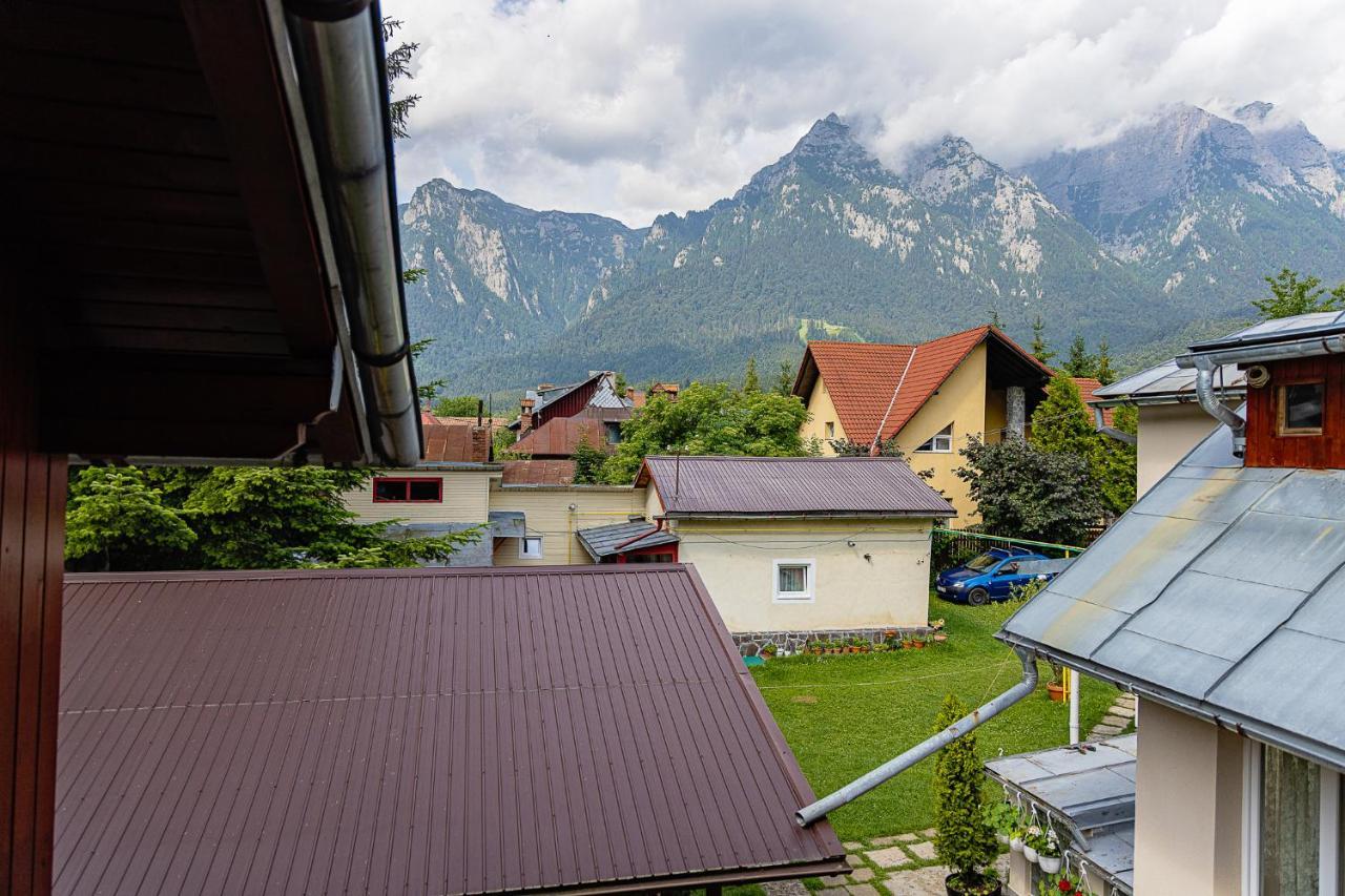 Pensiunea Montan Busteni Hotel Luaran gambar